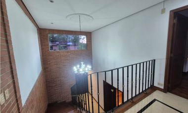 Hermosa casa en venta El Poblado - El Tesoro (JS)