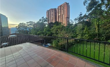 Hermosa casa en venta El Poblado - El Tesoro (JS)