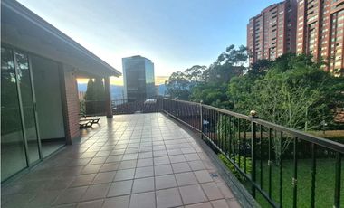 Hermosa casa en venta El Poblado - El Tesoro (JS)