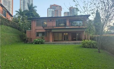 Hermosa casa en venta El Poblado - El Tesoro (JS)