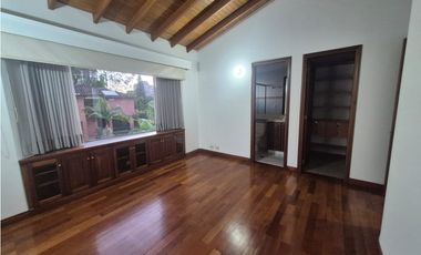 Hermosa casa en venta El Poblado - El Tesoro (JS)