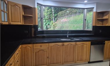 Hermosa casa en venta El Poblado - El Tesoro (JS)