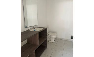 ARRIENDA BODEGA 4.350 M2 SIBERIA