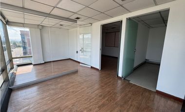 ARRIENDA BODEGA 4.350 M2 SIBERIA