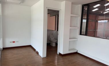 ARRIENDA BODEGA 4.350 M2 SIBERIA