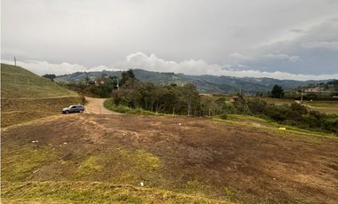 Venta lote campestre en Guarne unidad cerrada con explanación