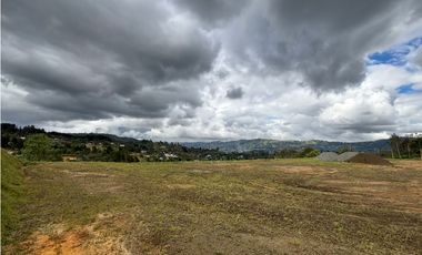 Venta lote campestre en Guarne unidad cerrada con explanación