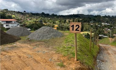 Venta lote campestre en Guarne unidad cerrada con explanación