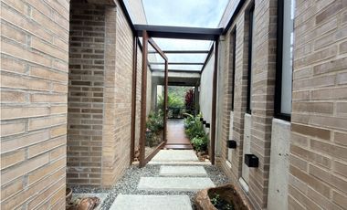 Casa Campestre en Arriendo, Alto de Palmas, Envigado 250 m2