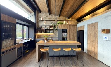 Casa Campestre en Arriendo, Alto de Palmas, Envigado 250 m2