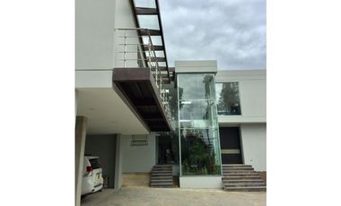 VENDO CASA EN RESERVA FORESTAL EN CAJICA