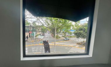 Alquiler Local Comercial en centro comercial en ciudad jardin, Sur