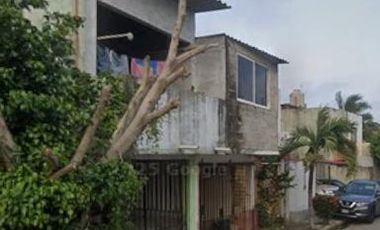 Casa en Venta a 20 min de Aeropuerto Internacional Minatitlán.