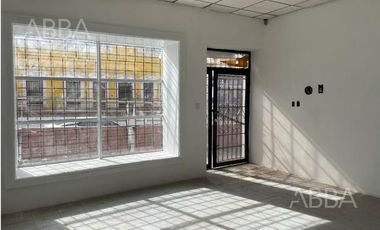 VENTA DE LOCAL COMERCIAL  EN AVENIDA INDEPENDENCIA, ZONA CENTRO.