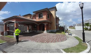 COSTA SUR / EL DORAL / 351M / 4 HABITACION / 2 PARKING / A ESTRENAR