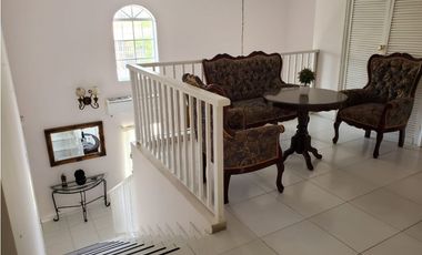 FUENTE DEL FRESNO / 4 HABITACIONES / 303M / 2 NIVELES / EN ESQUINA