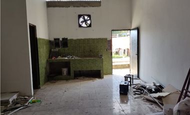 LOCAL / SOBRE VIA PRINCIPAL / CIUDAD BOLIVAR / 95M / PISO BAJO / VACIO