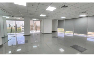 OFICINA EN COSTA DEL ESTE ASEGURADORA  ANCON CON DIVISIONES 123M2