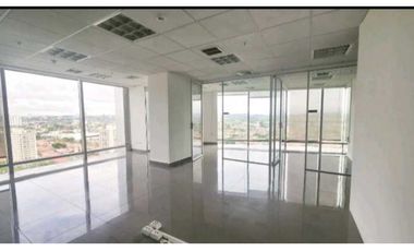 OFICINA EN COSTA DEL ESTE ASEGURADORA  ANCON CON DIVISIONES 123M2