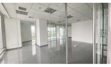 OFICINA EN COSTA DEL ESTE ASEGURADORA  ANCON CON DIVISIONES 123M2