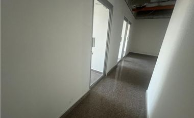 OFICINA / CALLE 50 / PH GLOBAL PLAZA / 110M / CON DIVISIONES