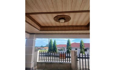 VENTA DE CASA EN DAVID COMPLETAMENTE CERCADA