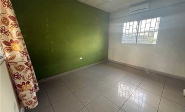 ALQUILER DE CASA EN ALGARROBOS 3R