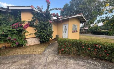 ALQUILER DE CASA EN ALGARROBOS 3R