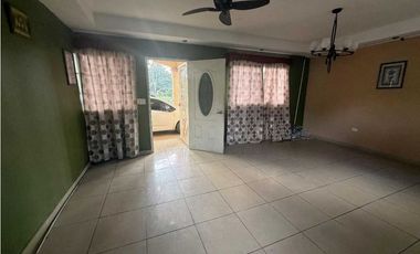 ALQUILER DE CASA EN ALGARROBOS 3R