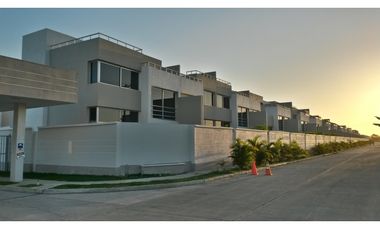 COSTA SUR / COSTA SUR VILLAGE / 258M / 3 HABITACION / 3 NIVELES YG