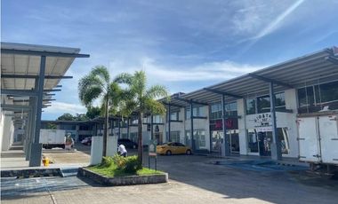 LOCAL COMERCIAL / PLAZA MILLA 8 / CON MEZZANINE / 190M / VACIO