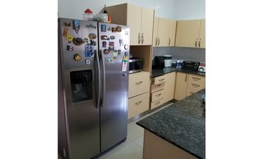 COSTA SUR / VILLA VALENCIA / 369M / 4 HABITACION / 2 NIVELES / PISCINA