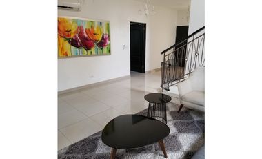 COSTA SUR / VILLA VALENCIA / 369M / 4 HABITACION / 2 NIVELES / PISCINA