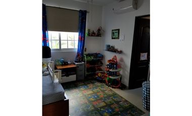 COSTA SUR / VILLA VALENCIA / 369M / 4 HABITACION / 2 NIVELES / PISCINA