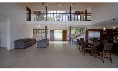 CASA DE LUJO / VERACRUZ / 20,234m2 / 4 HABITACIONES / CON VISTA AL MAR