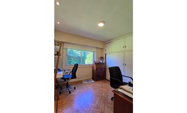 Chalet en Venta. Zona Guemes. sobre lote de 925 Metros.