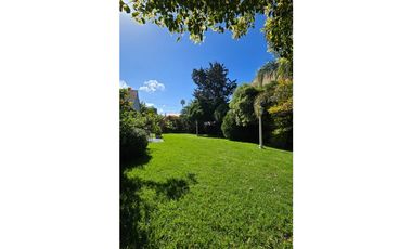 Chalet en Venta. Zona Guemes. sobre lote de 925 Metros.