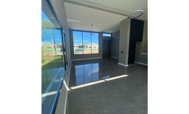 CASA EN VENTA EN COSTA ESMERALDA-RESIDENCIAL I 653