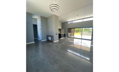 CASA EN VENTA EN COSTA ESMERALDA-RESIDENCIAL I 653