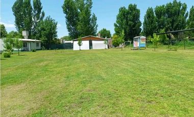 Excelente propiedad en venta 2 casas , con pileta y quincho. Tunuyán