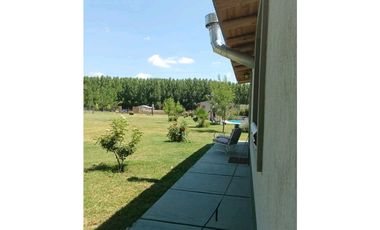 Excelente propiedad en venta 2 casas , con pileta y quincho. Tunuyán