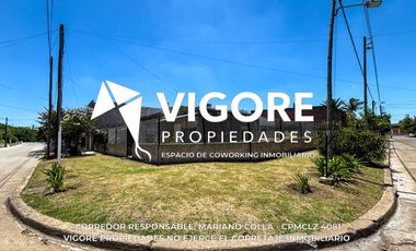 Casa en venta c/ cochera en Luis Guillón