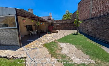Casa en venta c/ cochera en Luis Guillón