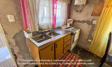 Casa en venta c/ cochera en Luis Guillón