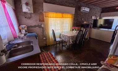 Casa en venta c/ cochera en Luis Guillón