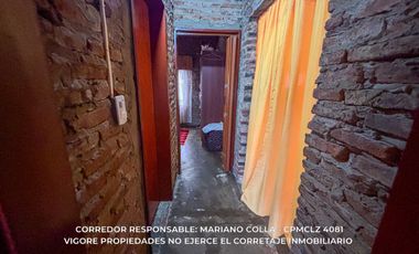 Casa en venta c/ cochera en Luis Guillón