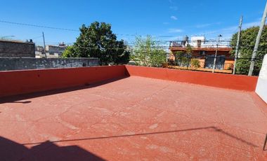 Casa PH en alquiler en Caseros