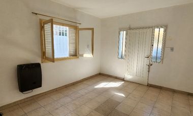 Casa PH en alquiler en Caseros