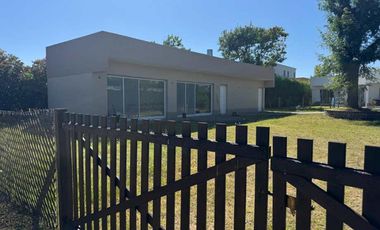 Casa en alquiler en Altos de Hudson II