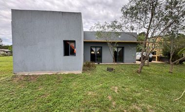Casa en venta en Arroyo Leyes en km 10.5